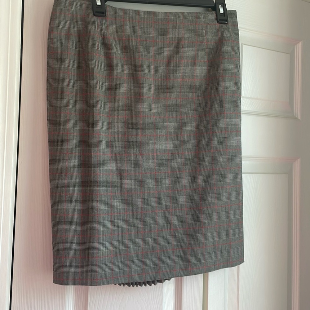 Gray skirt by View.